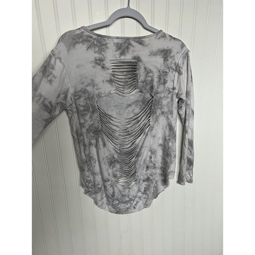 Shirt - Picture 3 of 4
